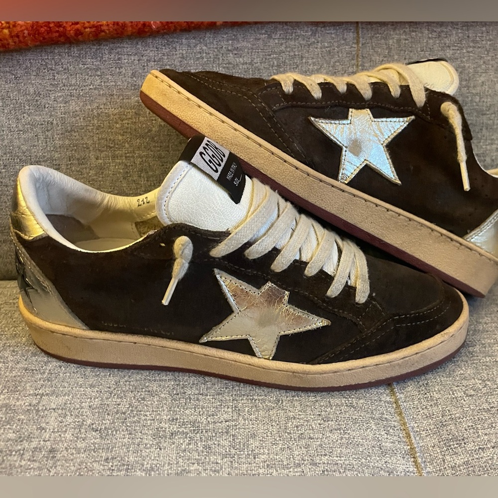 Golden Goose EUC size 37 Ballstars. Chocolate brown suede. Metallic gold star